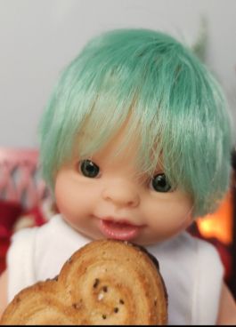 Paola Reina Кукла-пупс Леонсио с зелеными волосами, 21 см, арт. PA  10611 (фото [1] от пользователя Ирина Гурьева)